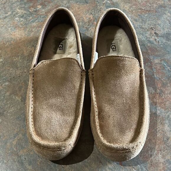 UGG Alder Men’s 11 Suede Driving Moccasin Shoe Slip On Slippers - Picture 1 of 8